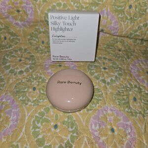 Rare Beauty Highlighter